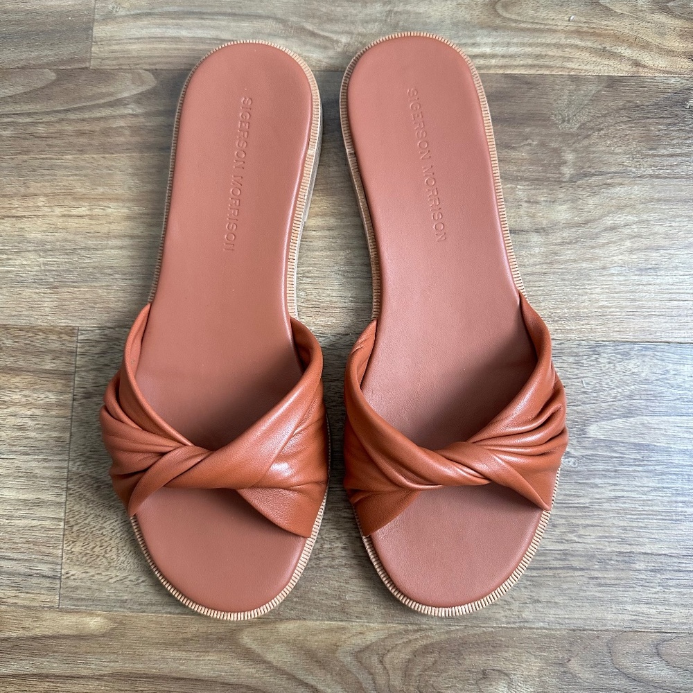 NEW Sigerson Morrison Tan Twist Leather Flat Sandals, sz 7.5